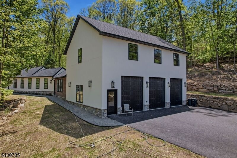 Property Photo:  47 Glenside Trl  NJ 07871 
