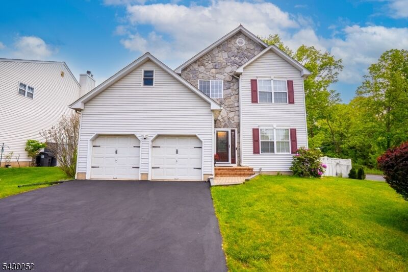Property Photo:  2 Danberry Ln  NJ 08807 