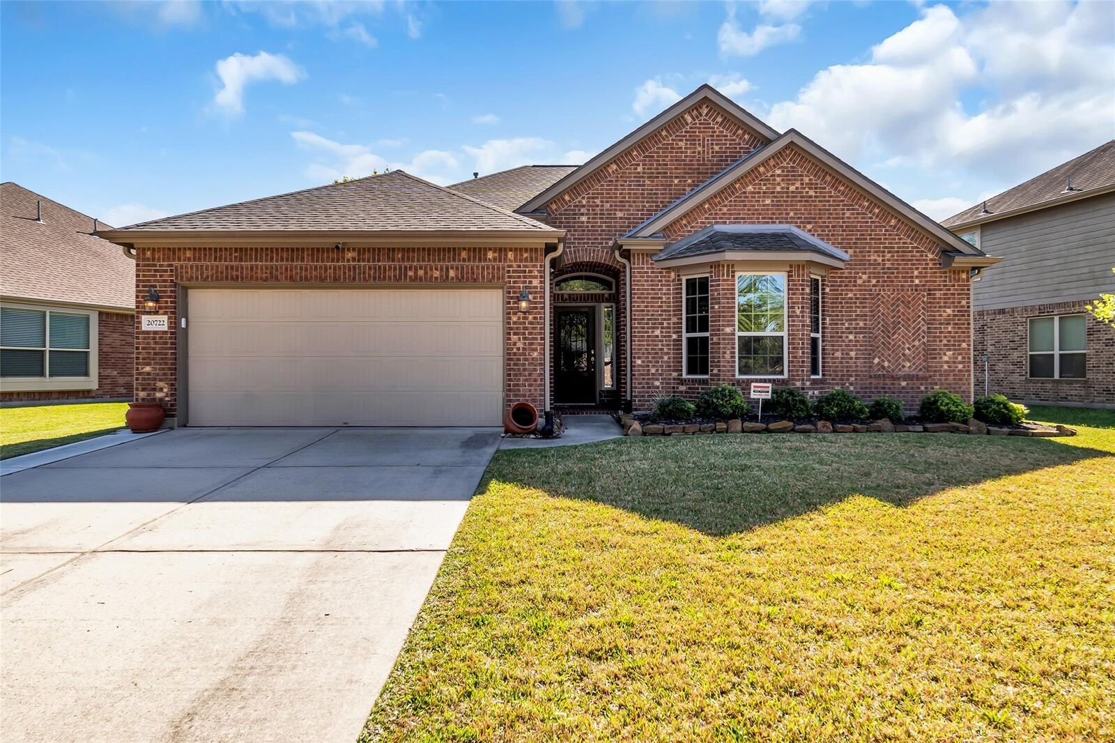 Property Photo: 20722 Oakhurst Creek TX 77365