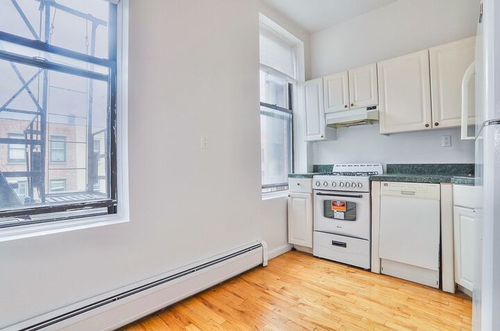 Property Photo:  912 Washington St 2  NJ 07030 
