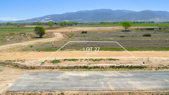 Property Photo: 2764 N Chelsey Parkway UT 84721