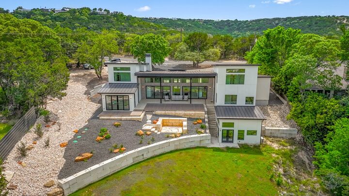 Property Photo:  207 S Lehmann Dr  TX 78028 