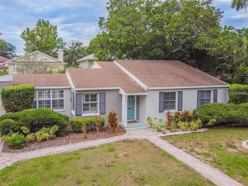 Property Photo: 4014 W Palmira Avenue FL 33629