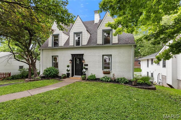 Property Photo:  996 N Woodlawn Avenue  MO 63122 