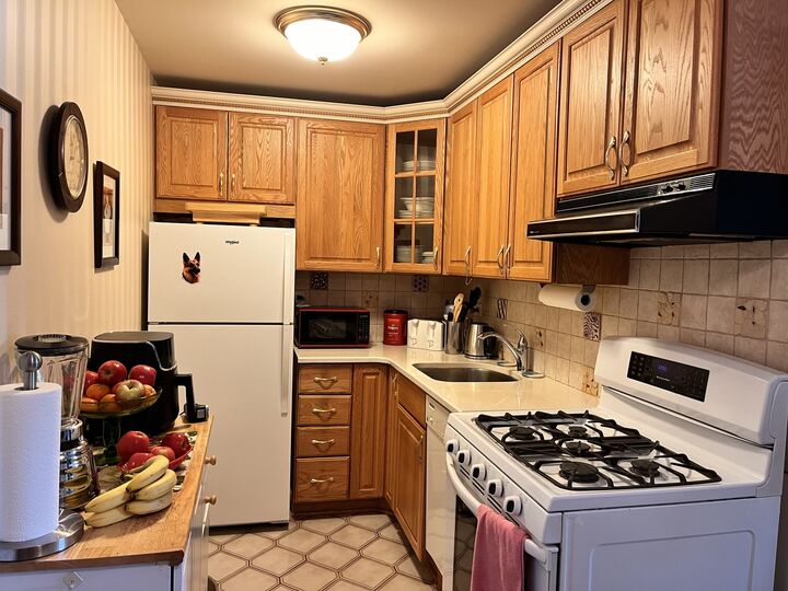 Property Photo:  5975 N Odell Avenue 2C  IL 60631 
