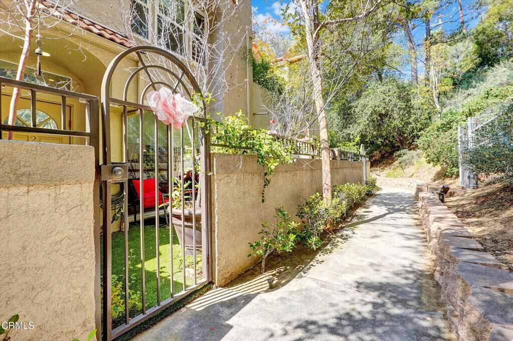 Property Photo:  22337 Mission Circle  CA 91311 