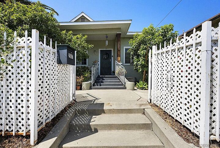 Property Photo:  2607 Darwin  CA 90031 