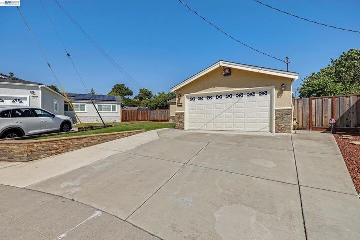 Property Photo:  577 Jonathan Way  CA 94587 