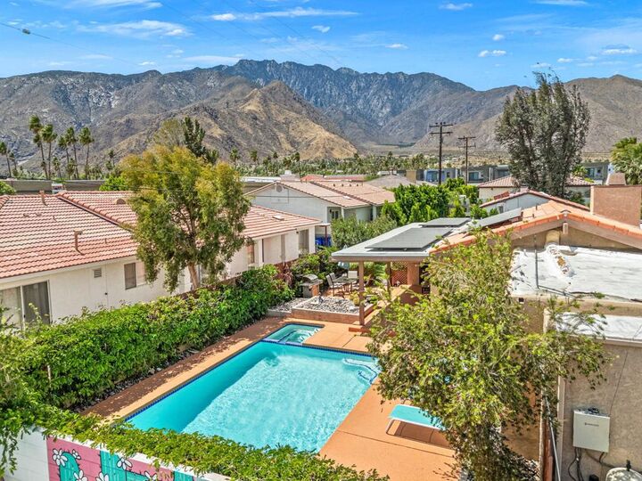 Property Photo:  377 Cabrillo Road  CA 92262 