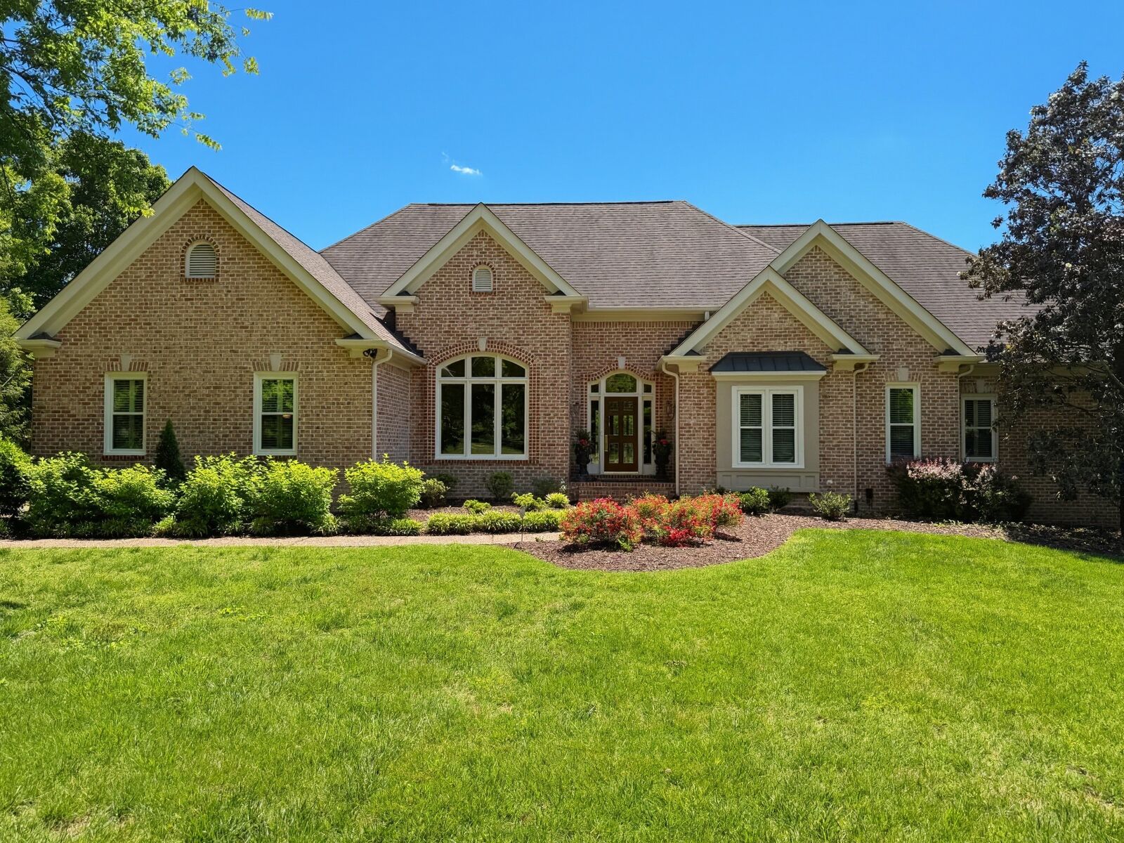 Property Photo:  201 Lake Ridge Ct  TN 37069 