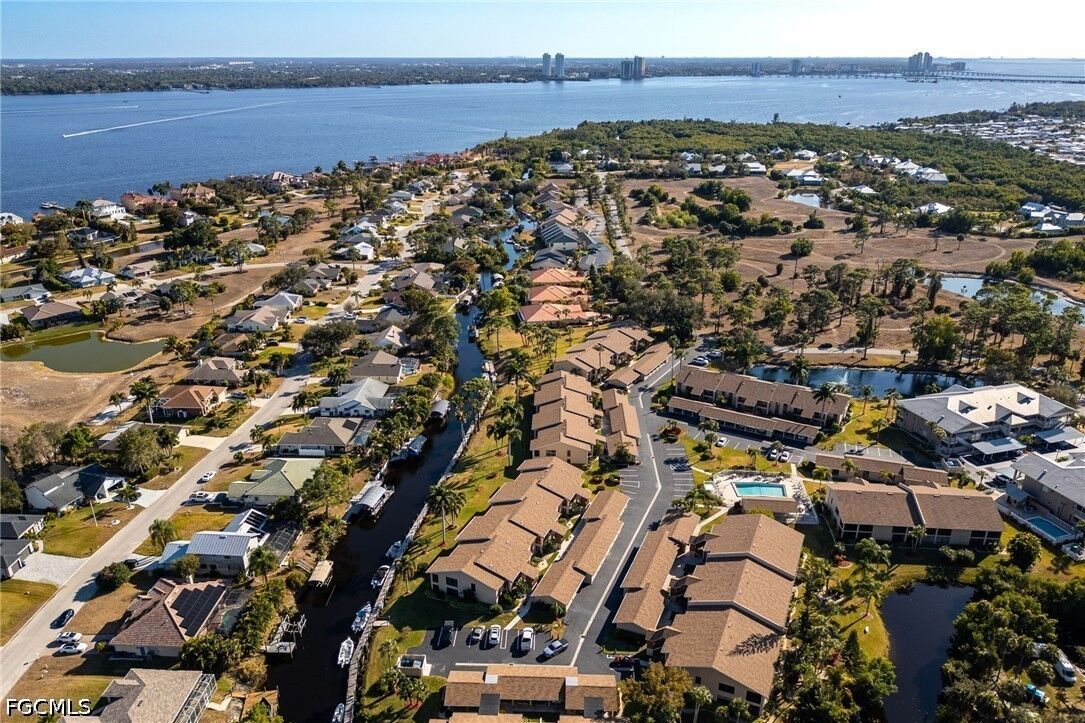 Property Photo:  15350 Moonraker Court 305  FL 33917 