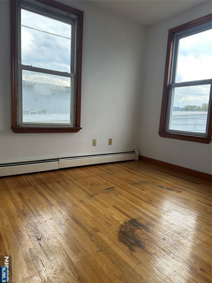 Property Photo:  404 3rd Street 2  NJ 07029 