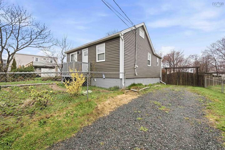 Property Photo:  6 Sylvia Avenue  NS B3R 1J8 