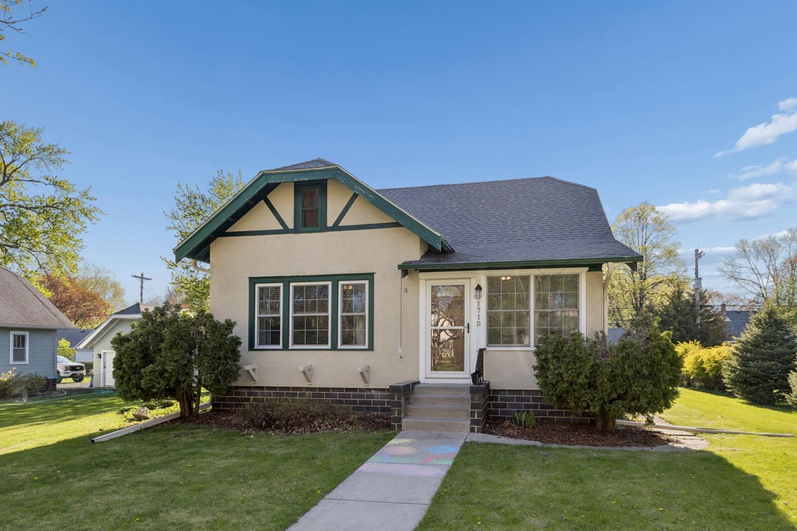 Property Photo:  1715 Greeley Avenue N  MN 55336 