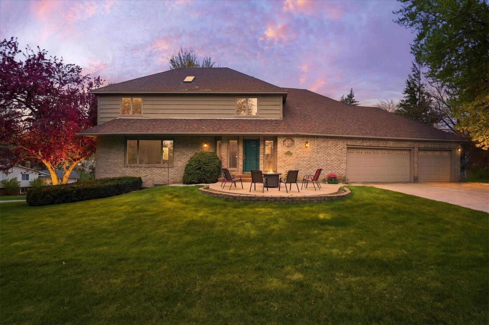 Property Photo:  2500 Highland View Avenue S  MN 55337 
