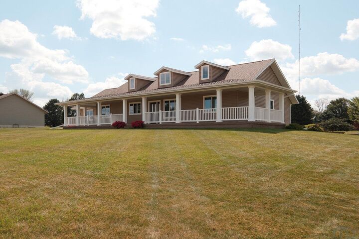 Property Photo:  1905 4th Avenue SE  IA 51250 