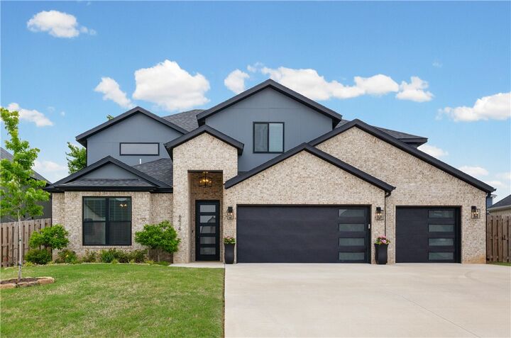 Property Photo:  6414 S 59th Street  AR 72758 