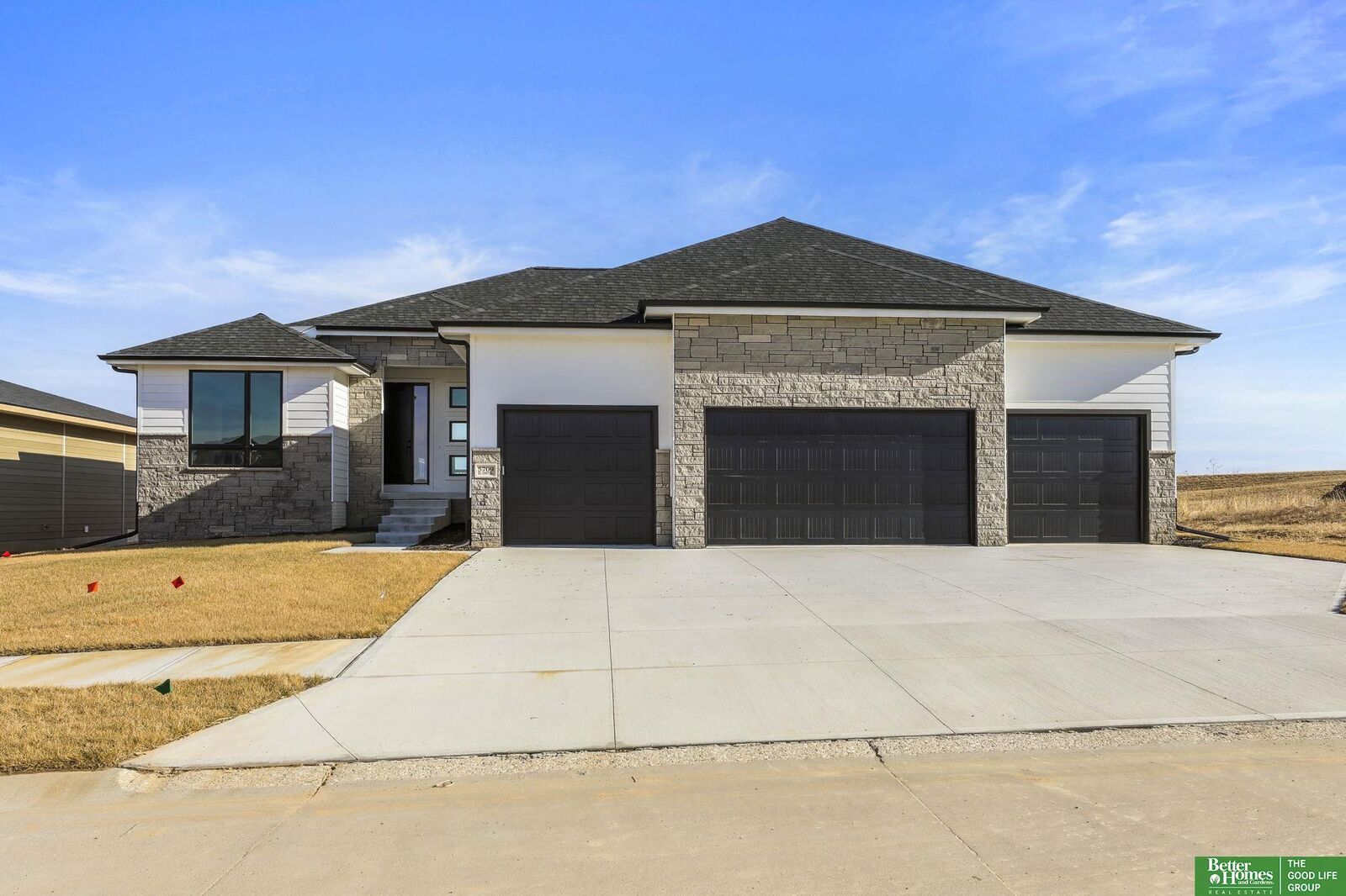 Property Photo:  5709 N 195th Street  NE 68022 