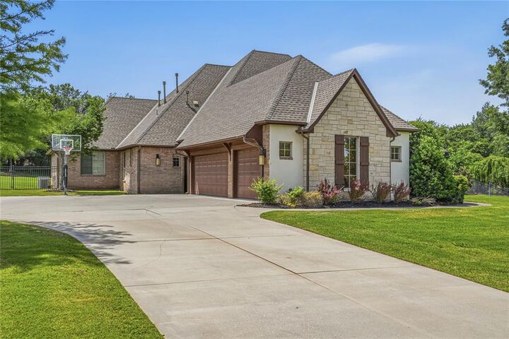 Property Photo: 7416 NE 116th Street OK 73013