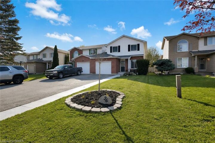 Property Photo:  26 Scottacres Boulevard  ON N3W 2K2 