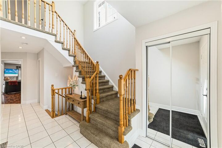 Property Photo:  39 Harnesworth Crescent  ON L0R 2H6 