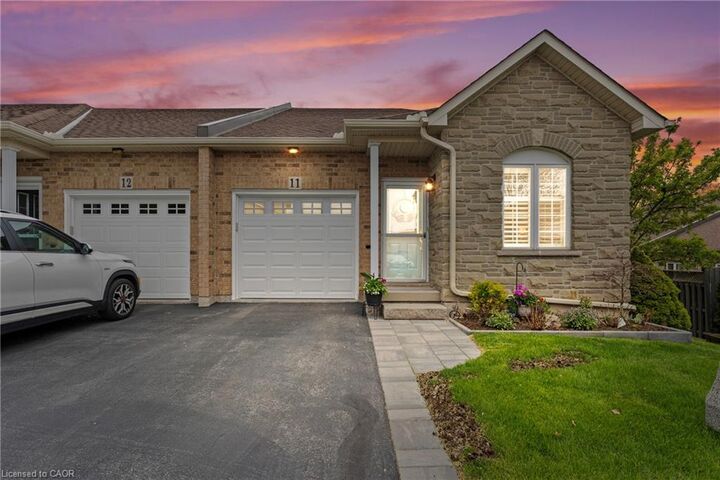 Property Photo:  566 Southridge Drive 11  ON L9C 7W5 