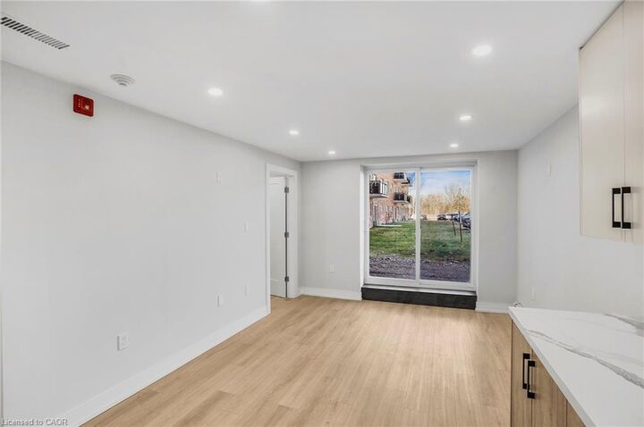 Property Photo:  579 Clare Avenue 111  ON L3C 3B7 
