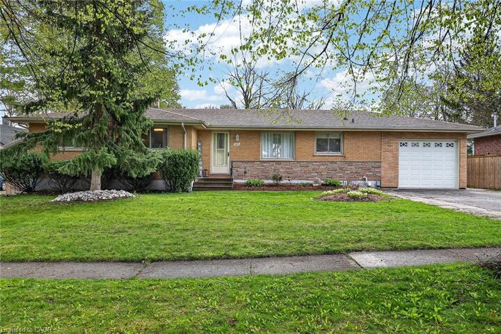 Property Photo:  269 Robinson Street  ON N4S 3B8 
