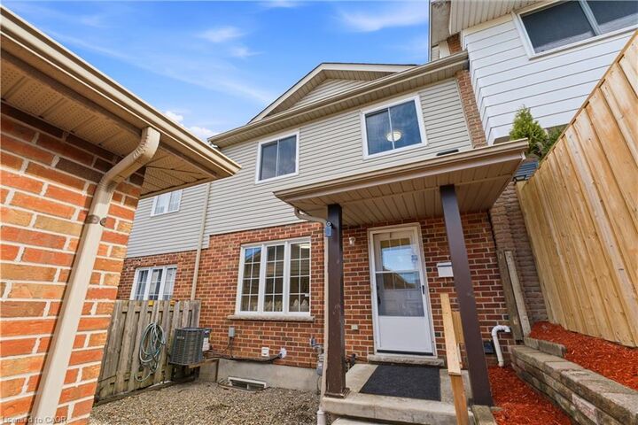 Property Photo:  87 Ralgreen Crescent  ON N2M 1V1 