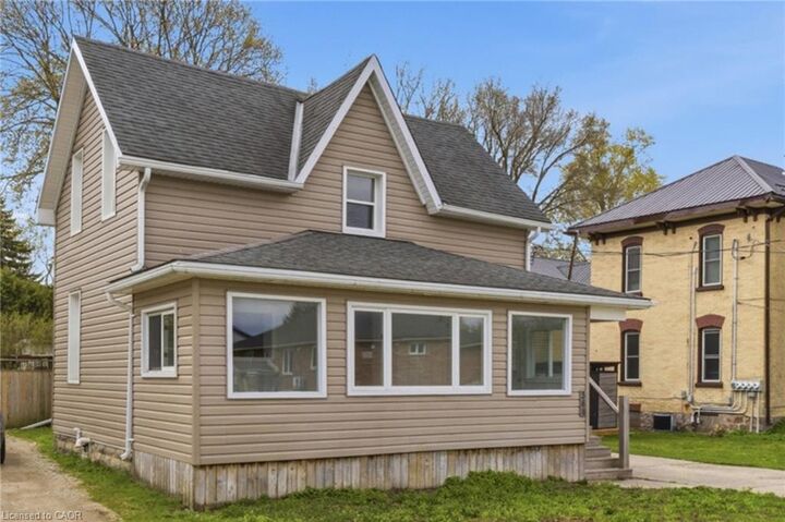 Property Photo:  368 Wellington Avenue S  ON N4W 2J2 
