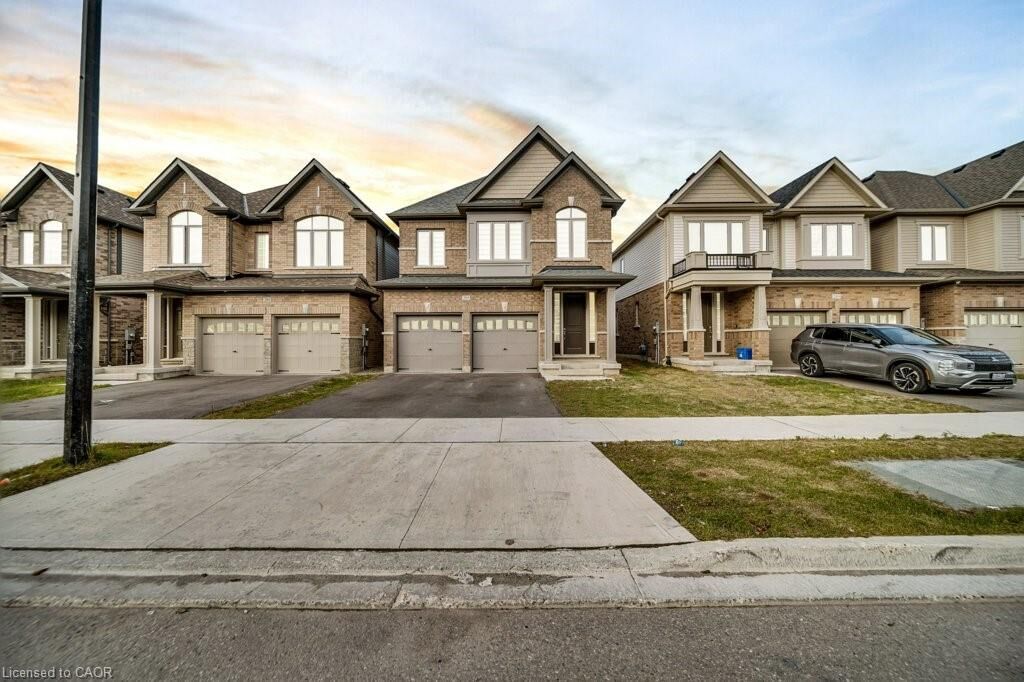Property Photo:  285 Broadacre Drive  ON N2R 0S6 