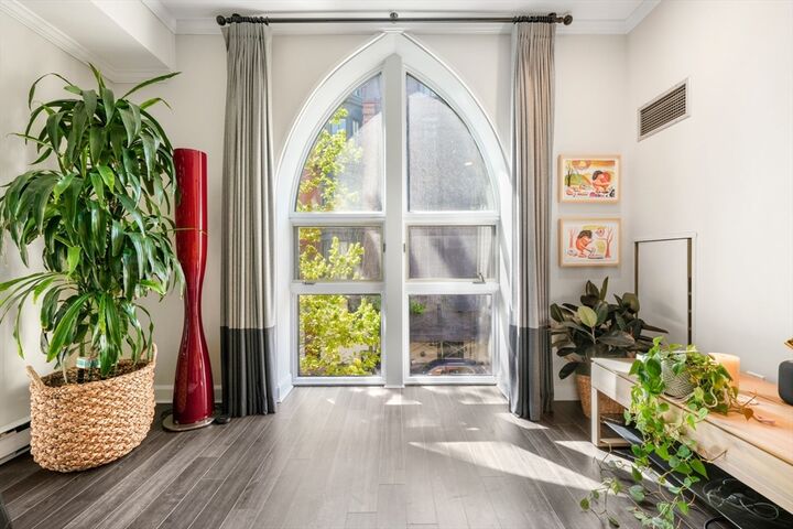 Property Photo:  2 Clarendon St 307  MA 02116 