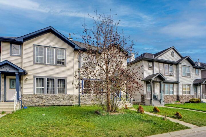 Property Photo:  19 Taravista Gardens NE  AB T3J 4K8 