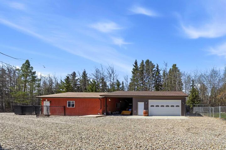 Property Photo:  39026 Range Road 275 55  AB T4S 2A9 