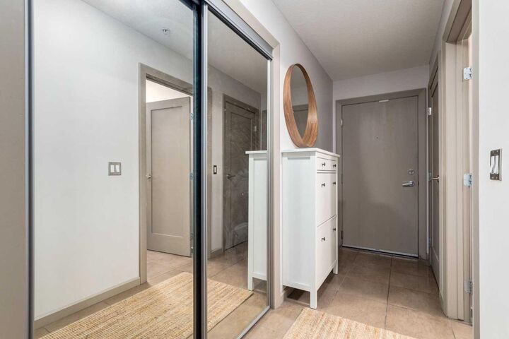 Property Photo:  210 15 Avenue SE 1901  AB T2G 0B5 