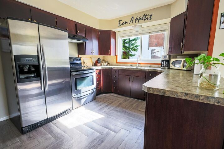 Property Photo:  5424 51 Avenue  AB T4T 1E8 