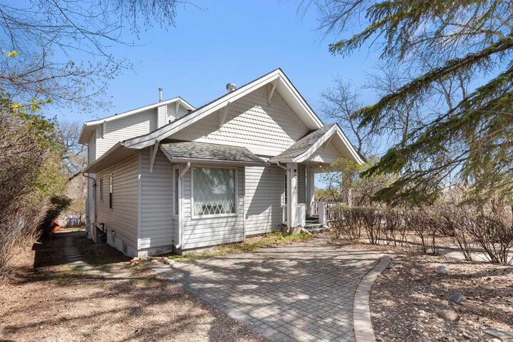 Property Photo:  548 7 Street SE  AB T1A 1K3 