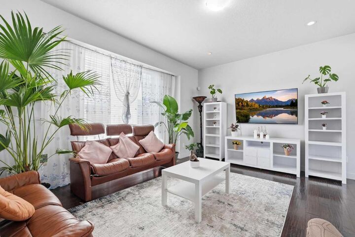 Property Photo:  161 Rainbow Falls Glen  AB T1X 0S5 