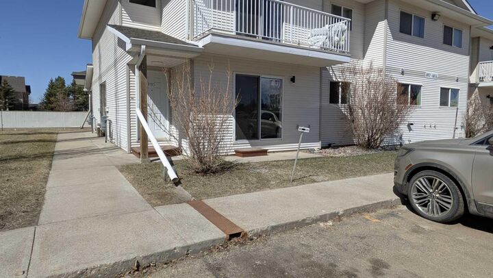 Property Photo:  4917 68 Street 101B  AB T4V 4T8 