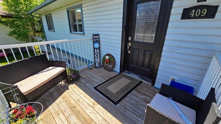 Property Photo: 409 400 Southridge Place AB T0M 0W0