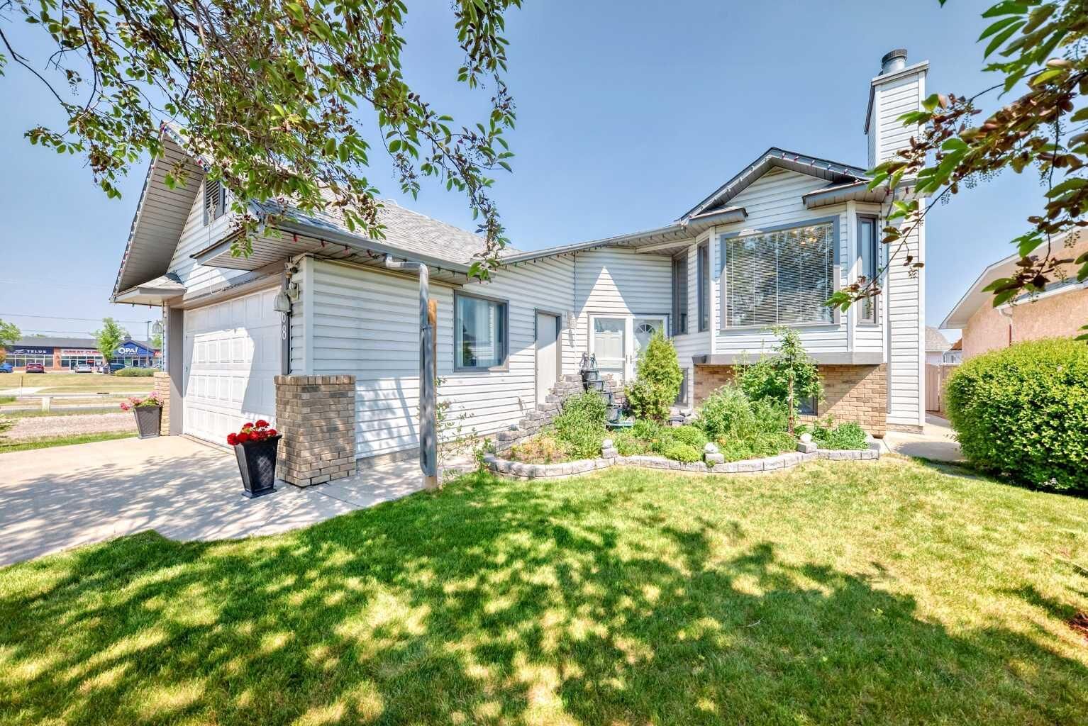 Property Photo:  68 Harvest Oak Way NE  AB T3K 3Y2 