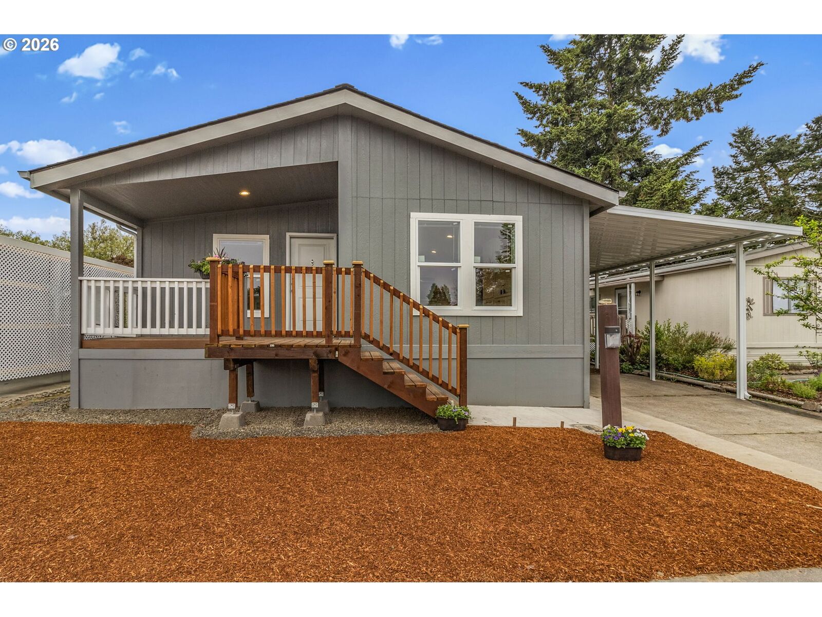 Property Photo:  1400 Candlelight Dr 209  OR 97402 