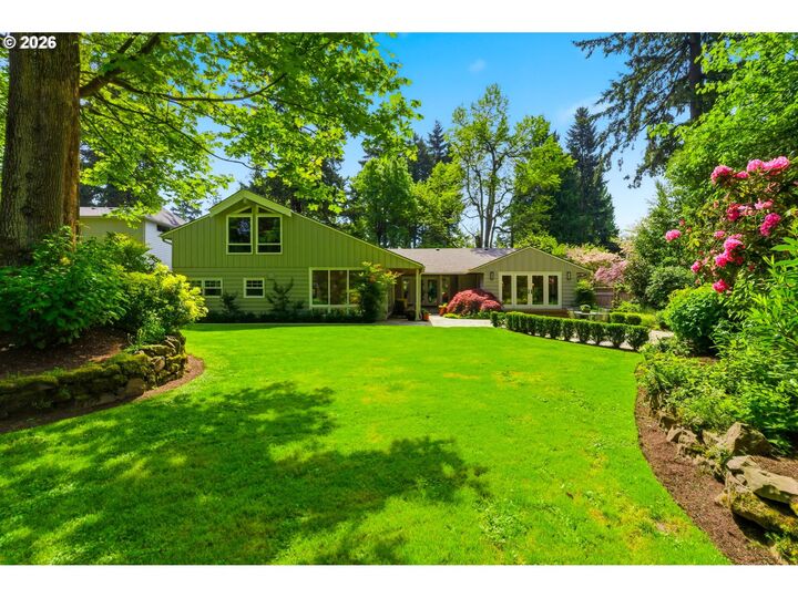 Property Photo:  1051 Sunningdale Rd  OR 97034 