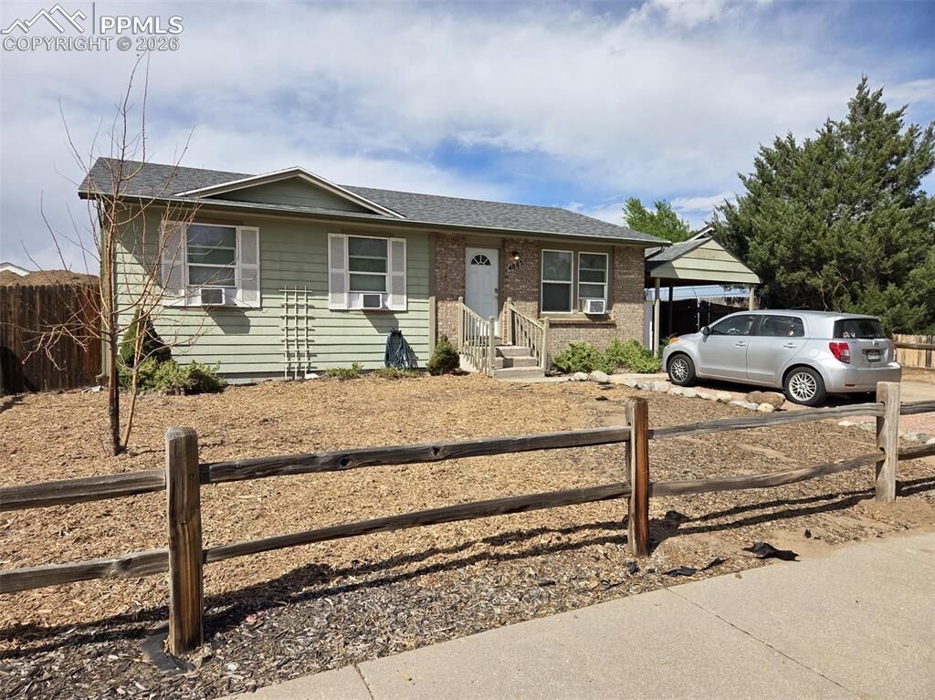 Property Photo:  4885 Hunters Run  CO 80911 