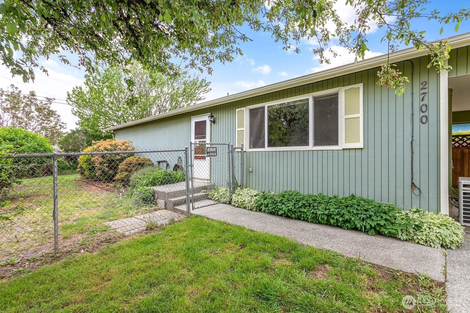 Property Photo:  2700  Xenia Street  WA 98226 