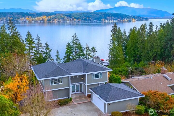 Property Photo:  110  174th Place NE  WA 98008 