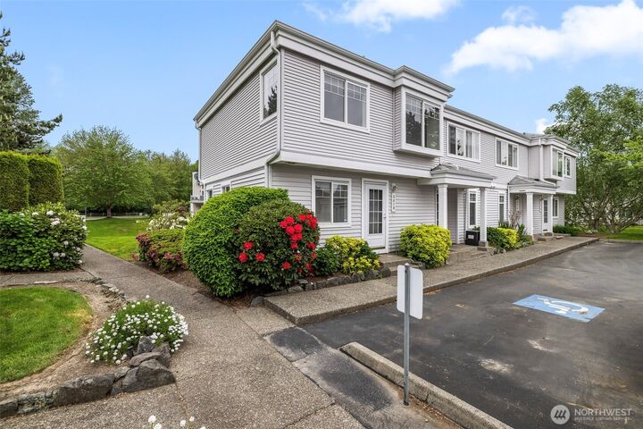 Property Photo:  5410 S 236th Place  WA 98032 