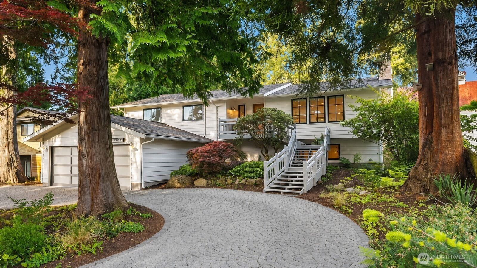 Property Photo:  22531  98th Avenue W  WA 98020 