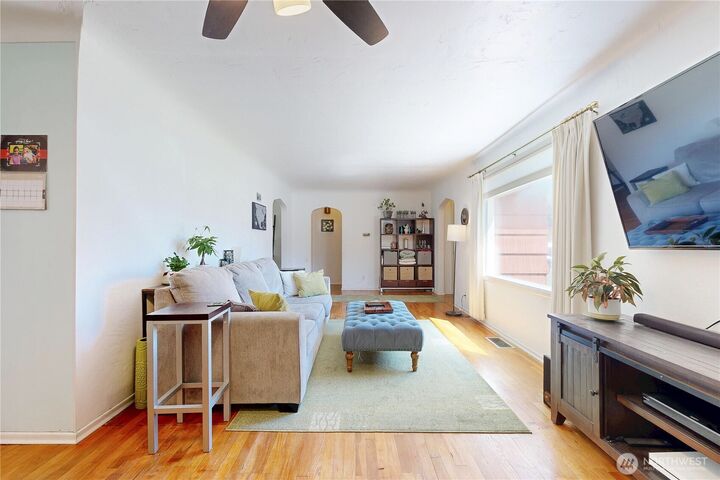 Property Photo:  1328  Modoc Street  WA 99362 