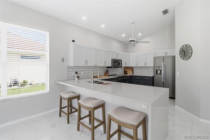 Property Photo:  434 W Crestmont Court  FL 34465 